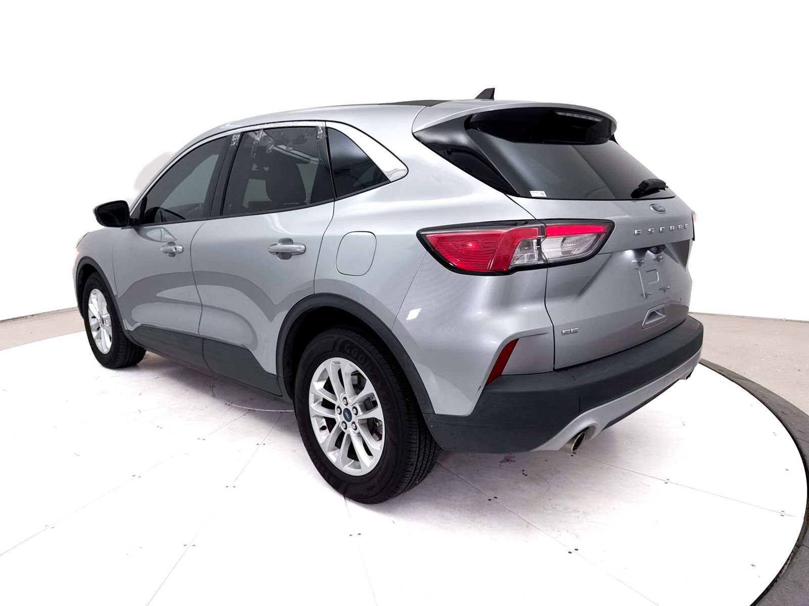 Used 2021 Ford Escape SE FWD image 11