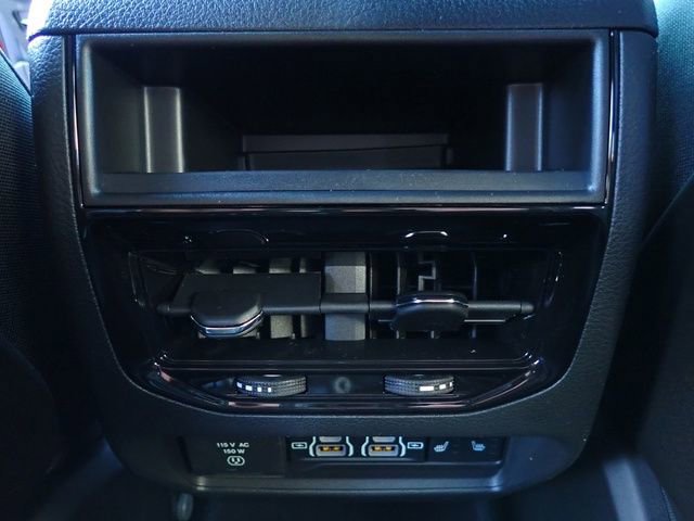 New 2025 Jeep Grand Cherokee Limited w/ Black Appearance Package image 14