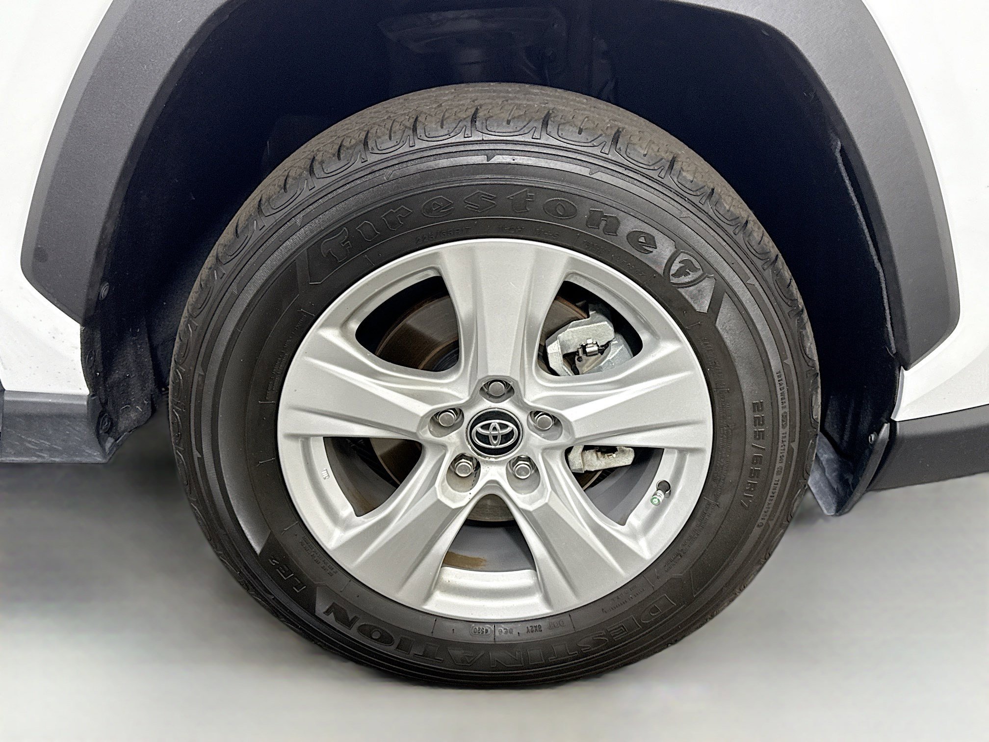 Used 2021 Toyota RAV4 XLE image 32