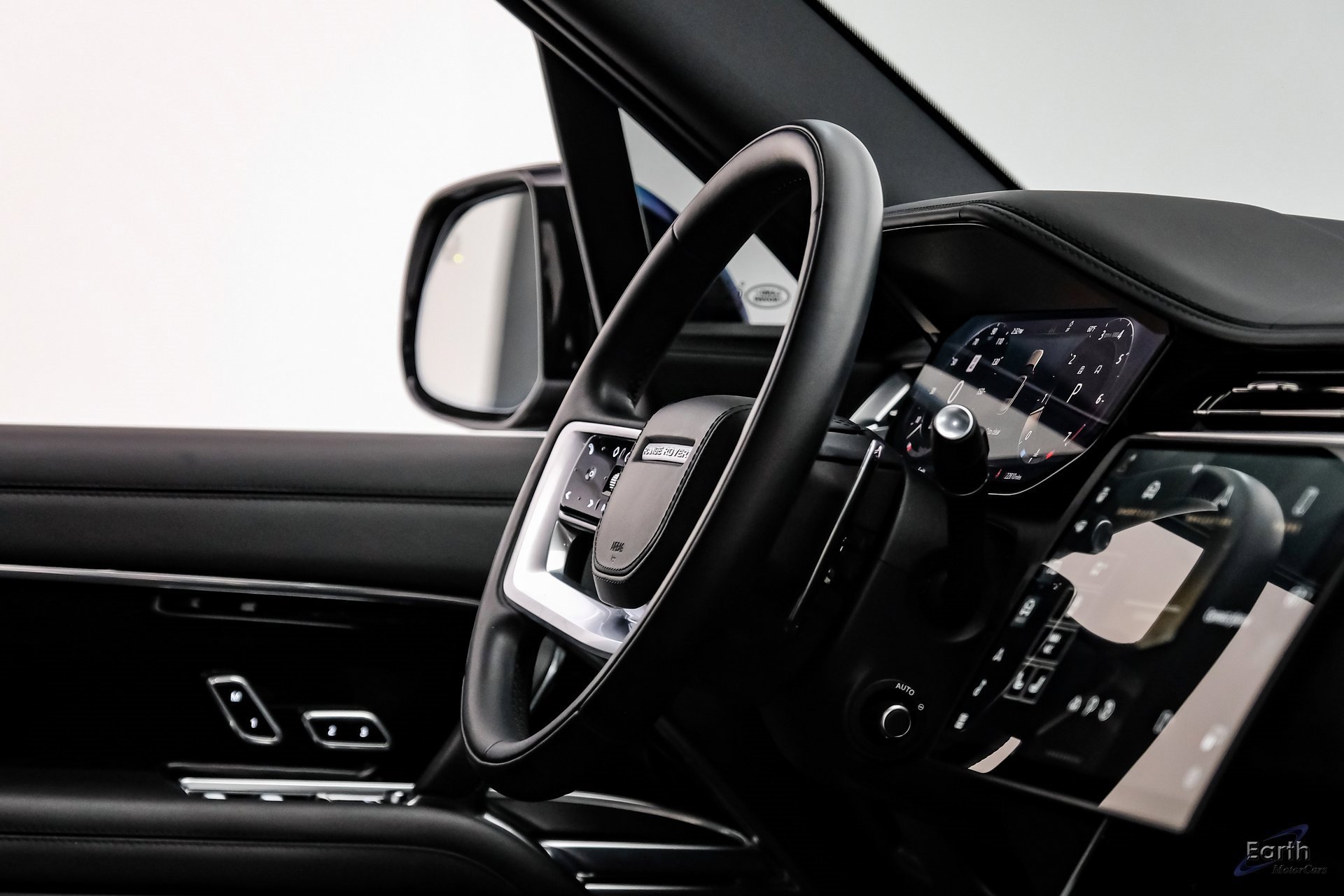 Used 2024 Land Rover Range Rover SE image 46