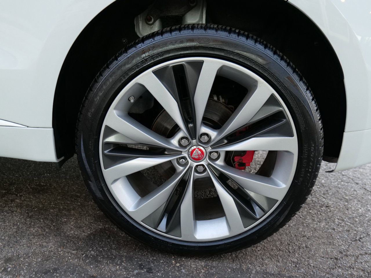 Used 2019 Jaguar F-PACE S image 86