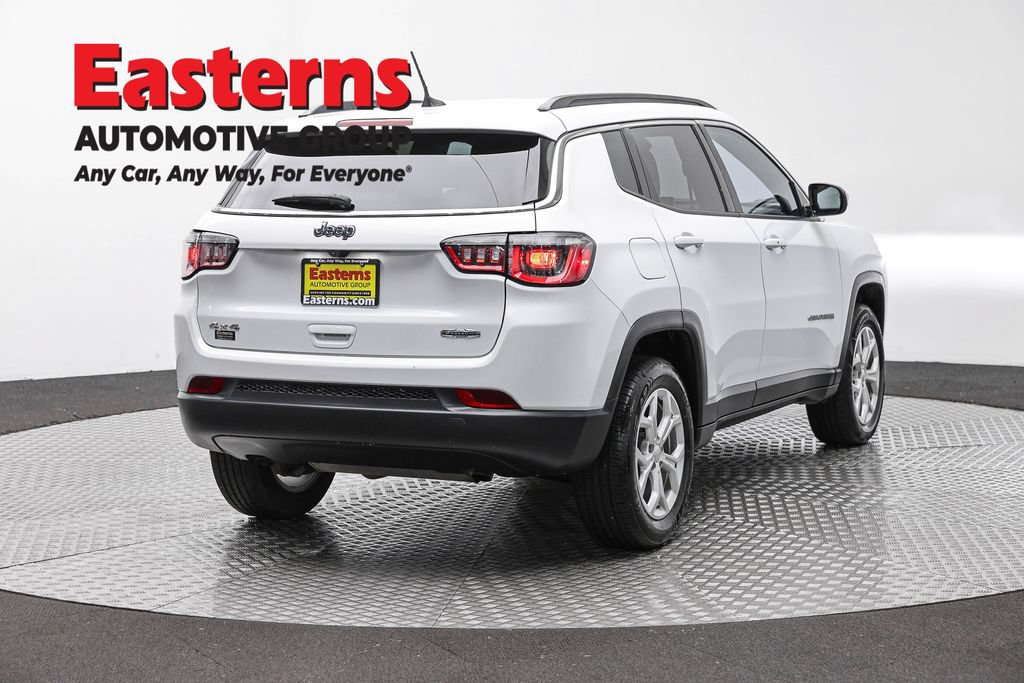 Used 2024 Jeep Compass Latitude AWD/4WD image 5