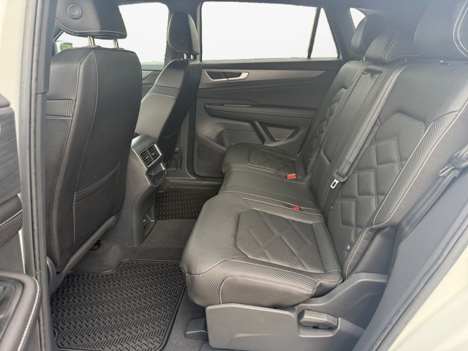 New 2026 Volkswagen Atlas Cross Sport SE image 13