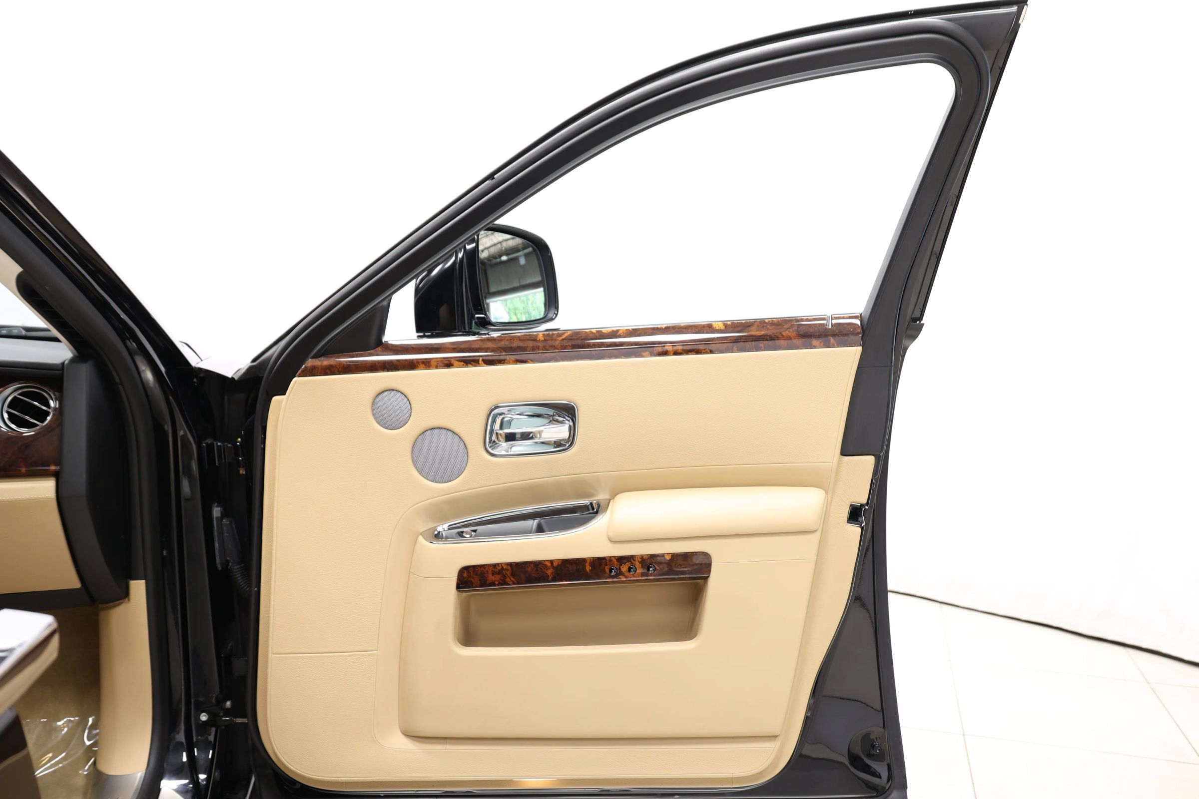 Used 2010 Rolls-Royce Ghost RWD image 85