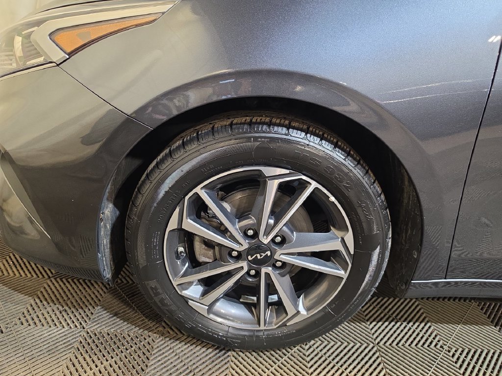 Used 2022 Kia Forte LXS FWD image 18