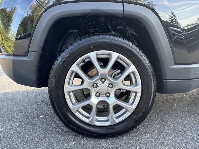 Certified 2023 Jeep Compass Latitude w/ Sun and Sound Group AWD/4WD image 20