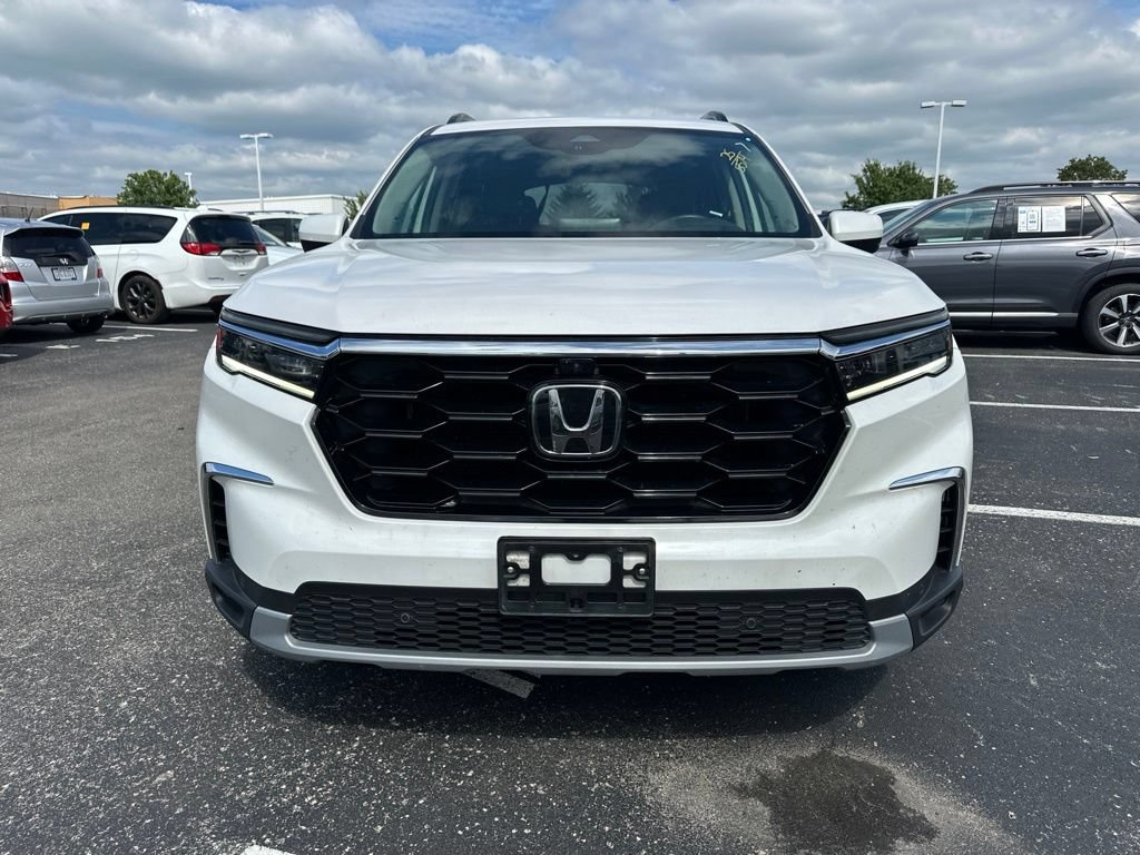 Used 2025 Honda Pilot Elite image 2