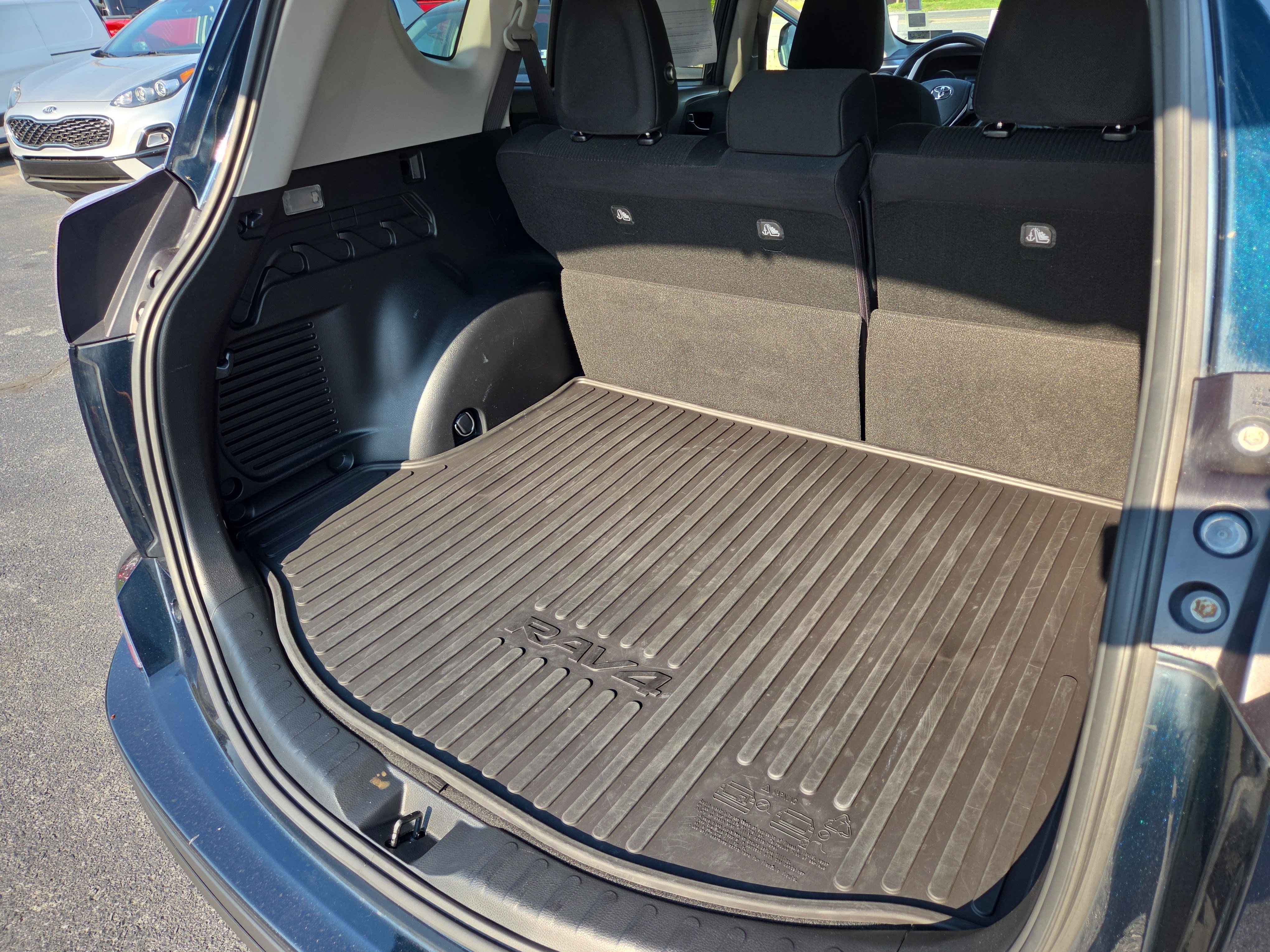Used 2018 Toyota RAV4 LE w/ All Weather Liner Package AWD/4WD image 36