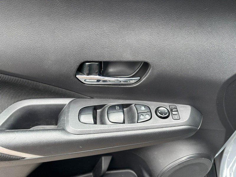 Used 2022 Nissan Kicks SV FWD image 16