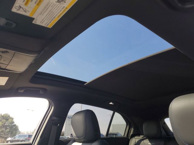 Used 2024 Cadillac XT4 Sport AWD/4WD image 5