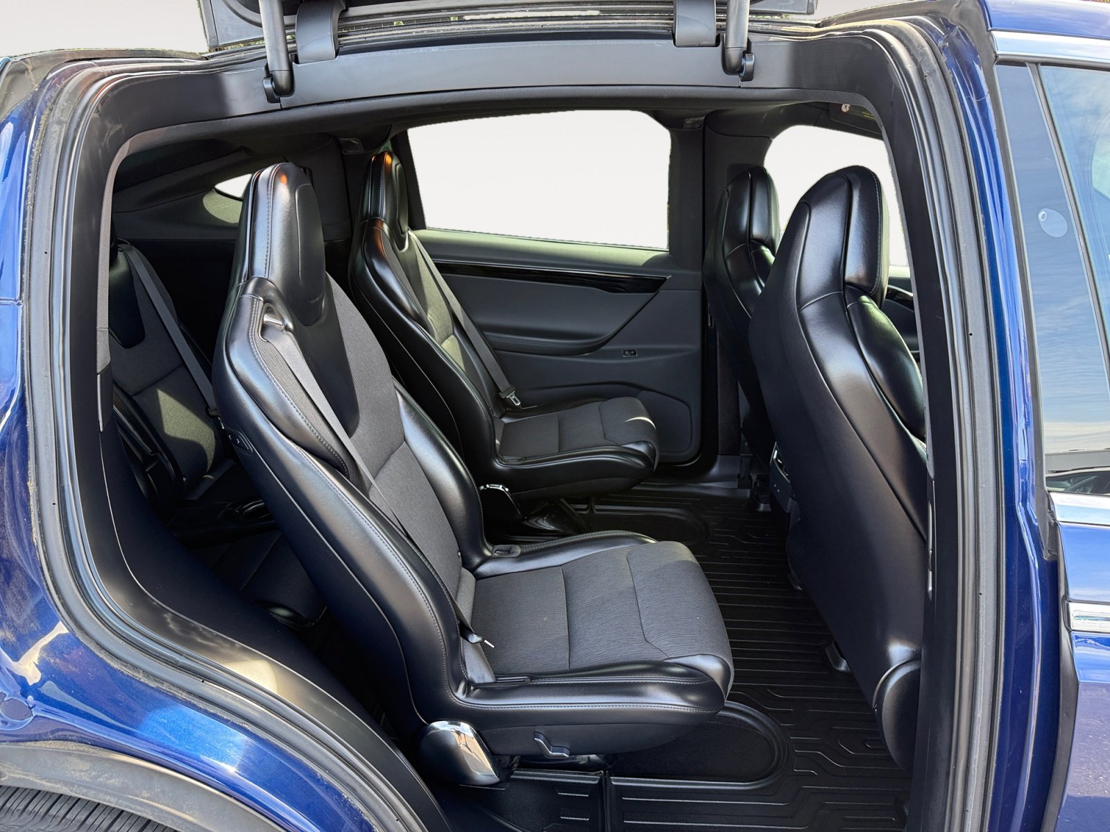 Used 2018 Tesla Model X 75D image 19