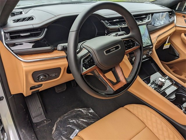 New 2025 Jeep Grand Cherokee L Summit image 8