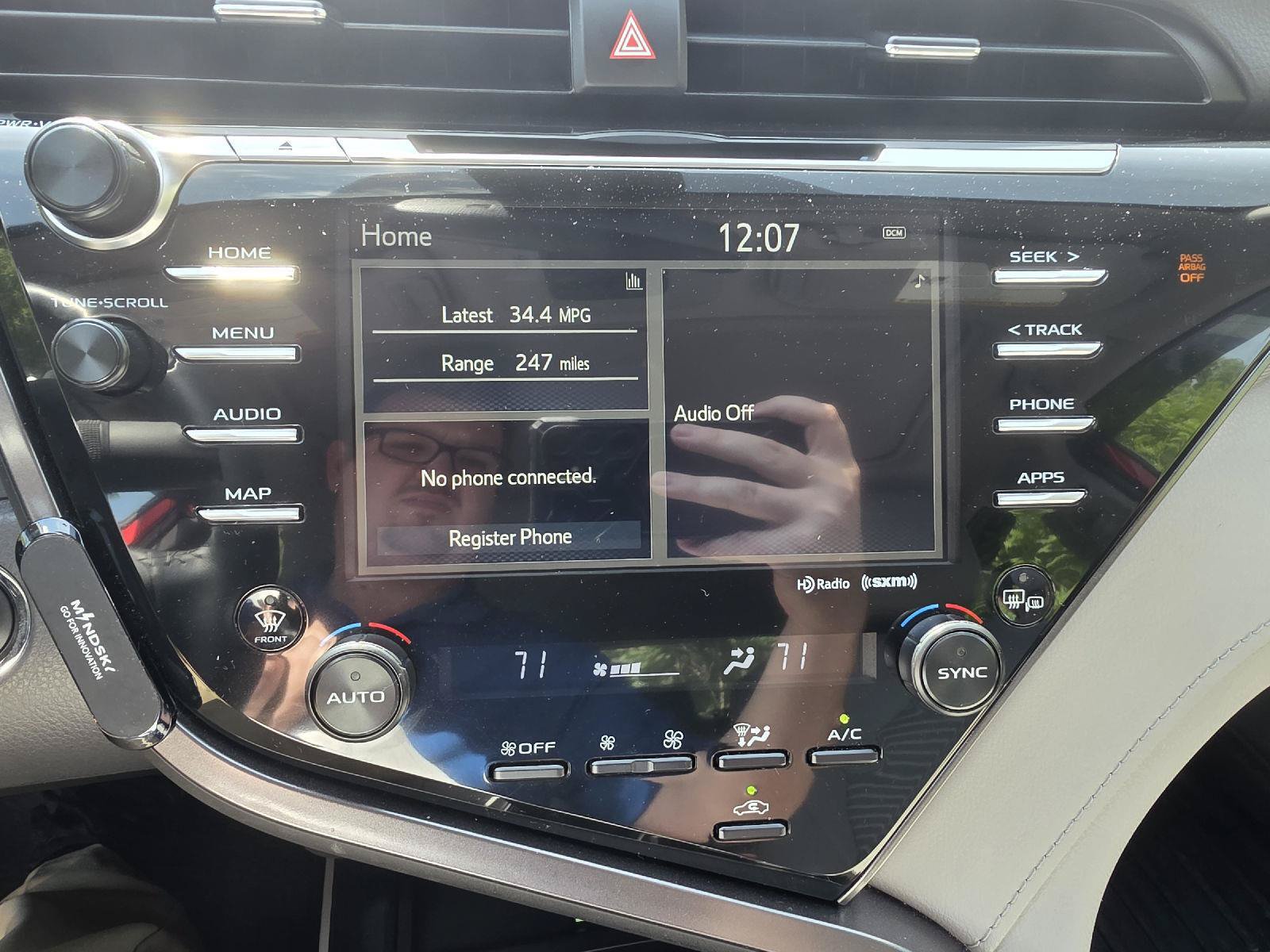 Used 2019 Toyota Camry SE w/ Audio Package FWD image 11