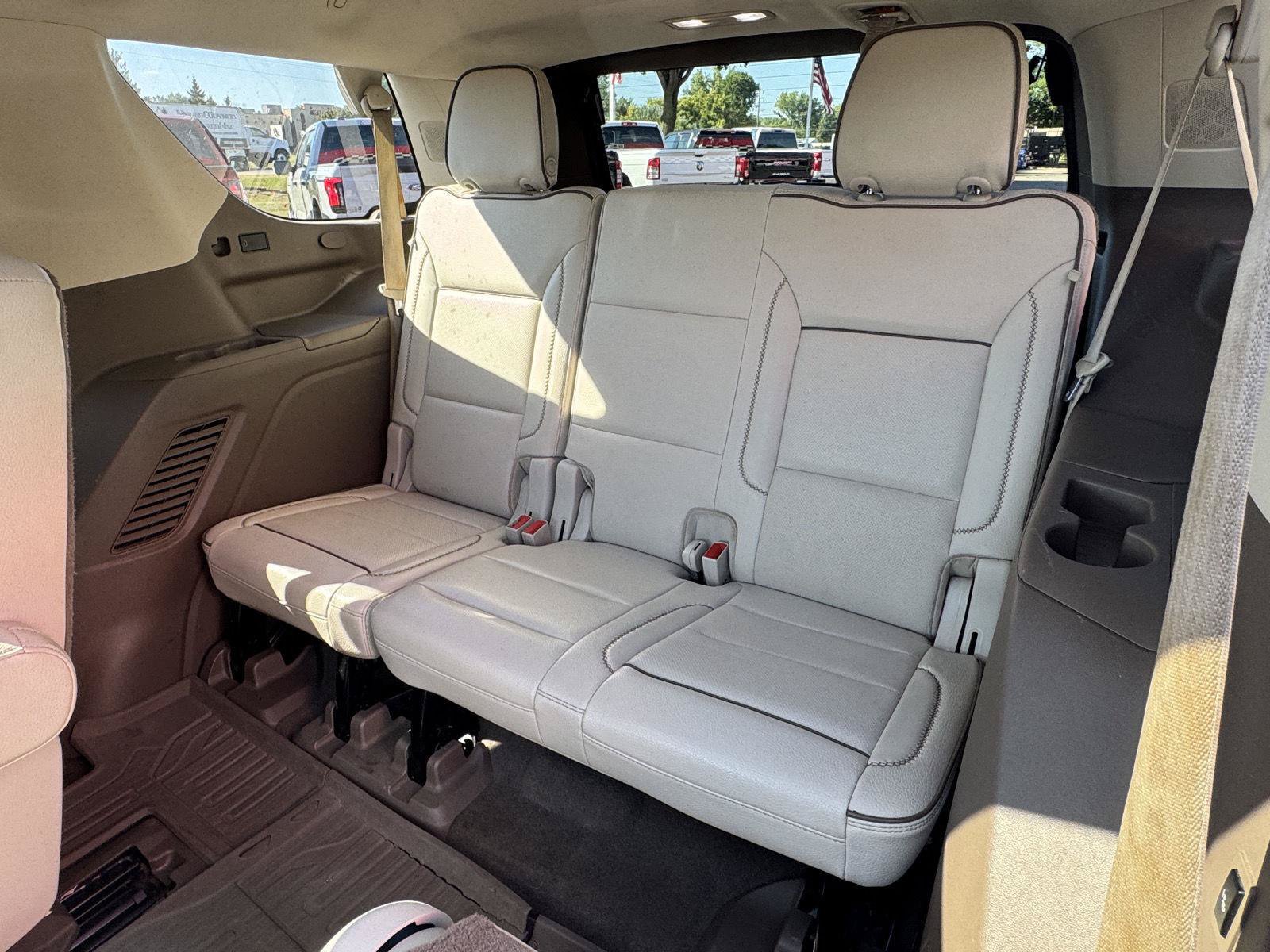 Used 2021 GMC Yukon Denali w/ Denali Premium Package AWD/4WD image 34