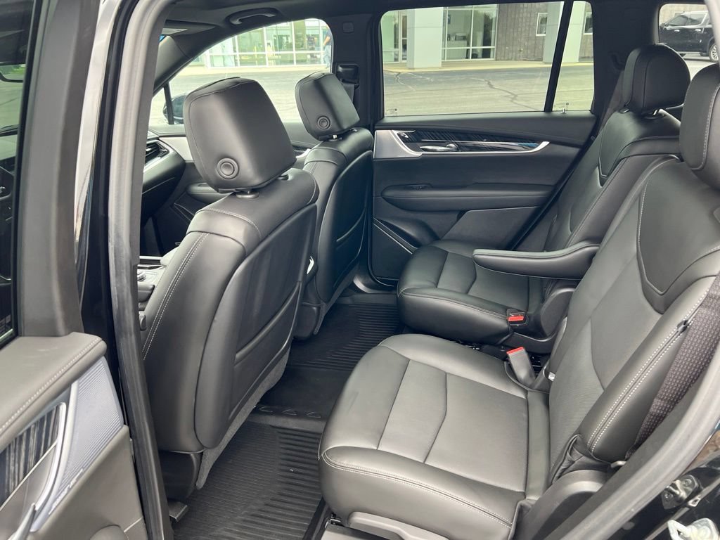 Used 2024 Cadillac XT6 Premium Luxury w/ Technology Package AWD/4WD image 23