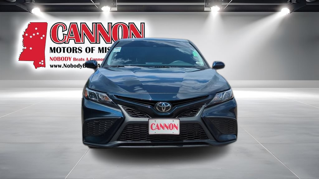 Used 2021 Toyota Camry SE FWD image 2