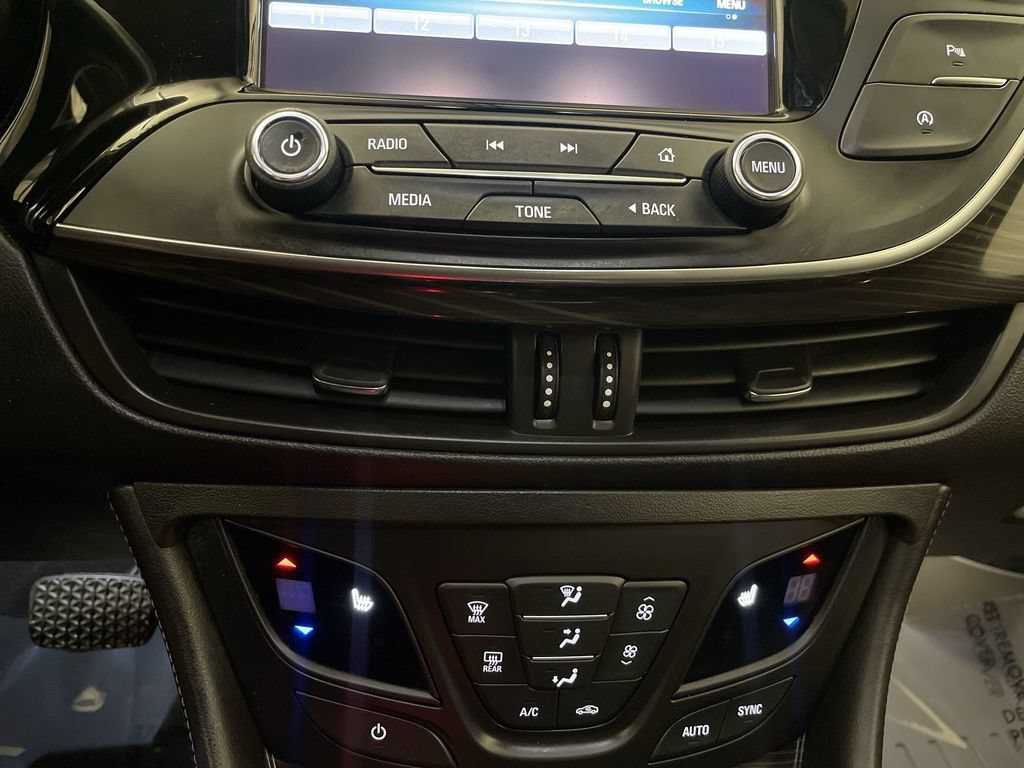 Used 2019 Buick Envision Essence FWD image 12
