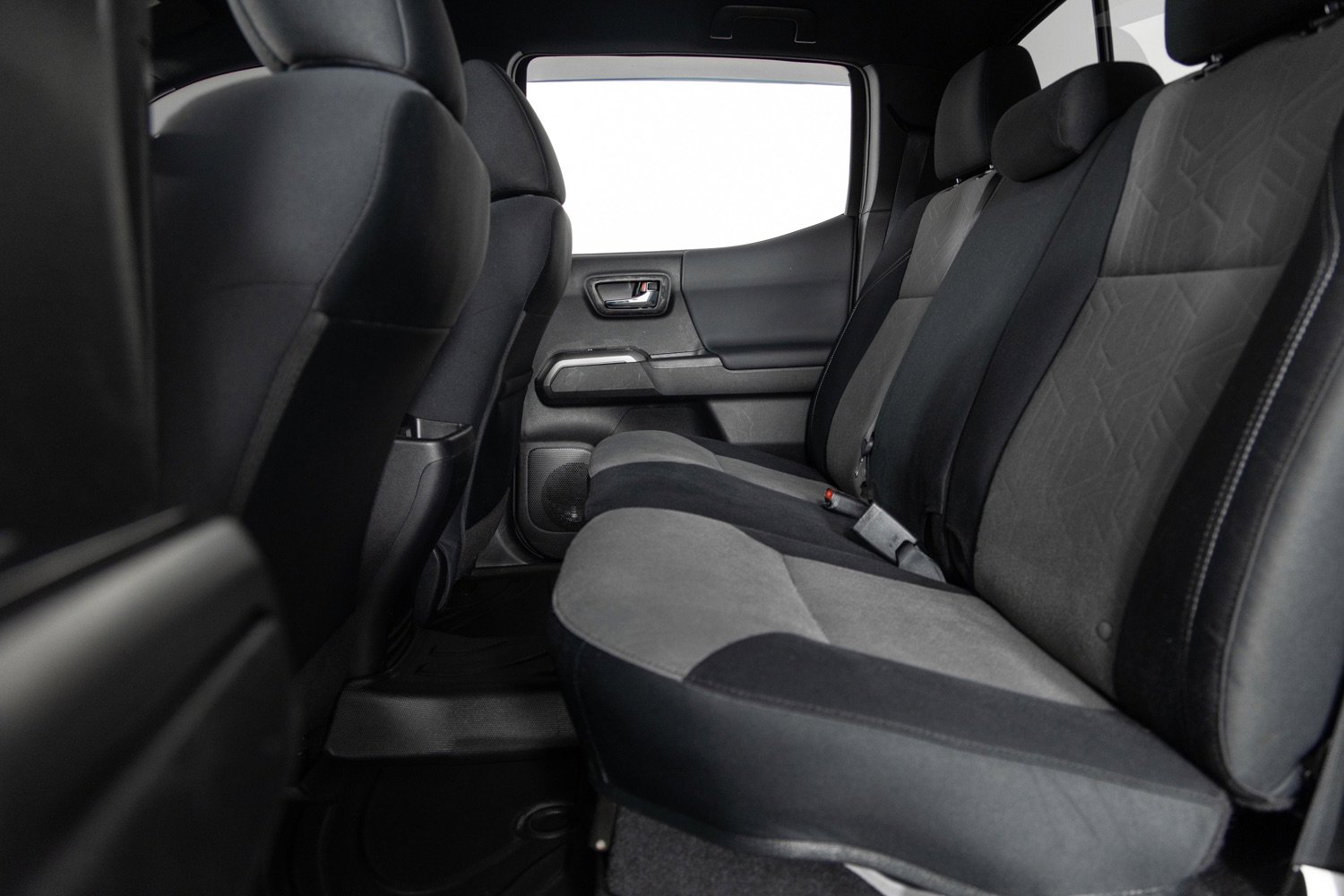 Used 2022 Toyota Tacoma TRD Sport w/ Technology Package image 18