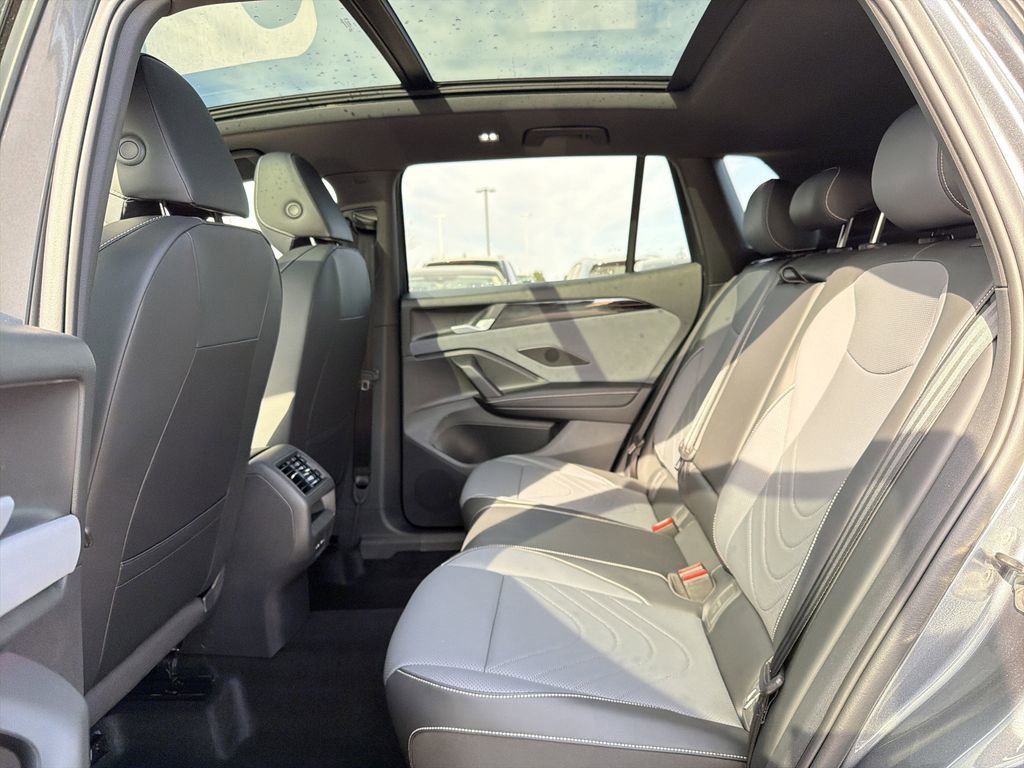 New 2026 Volkswagen Tiguan SE R-Line image 13