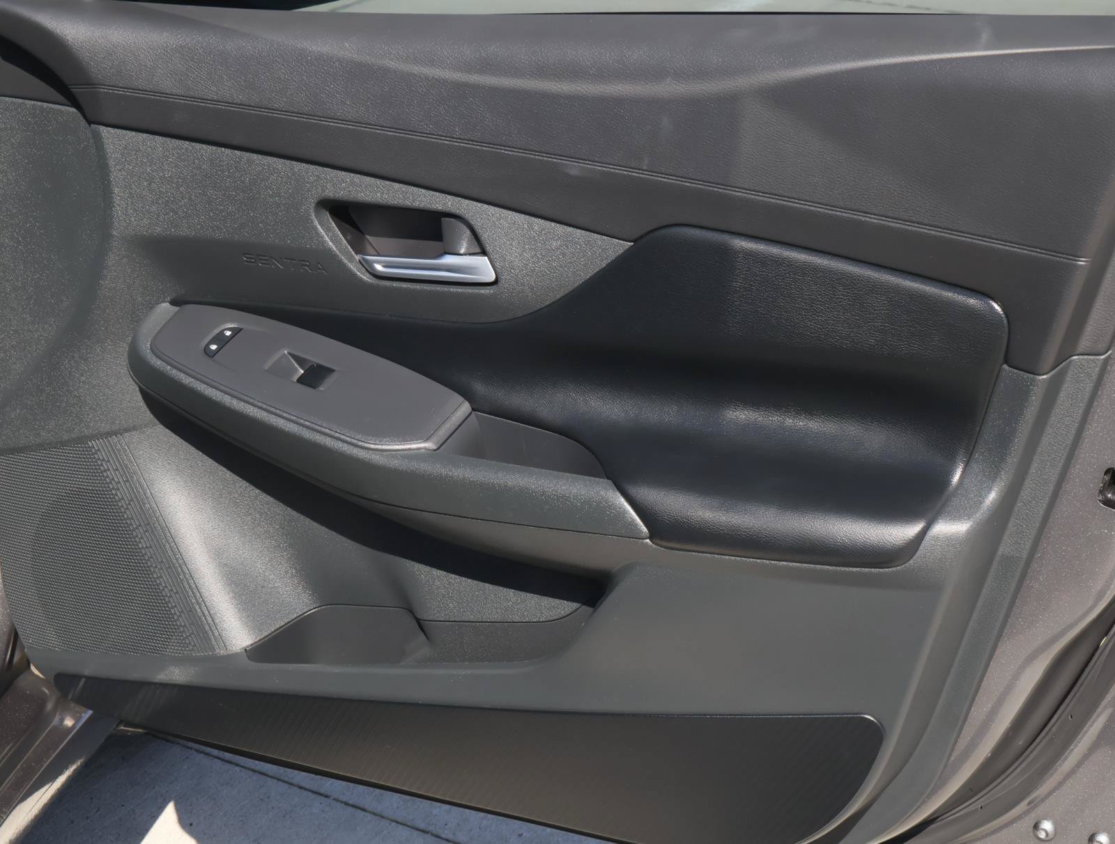 Used 2026 Nissan Sentra SV w/ SV Convenience Package FWD image 16