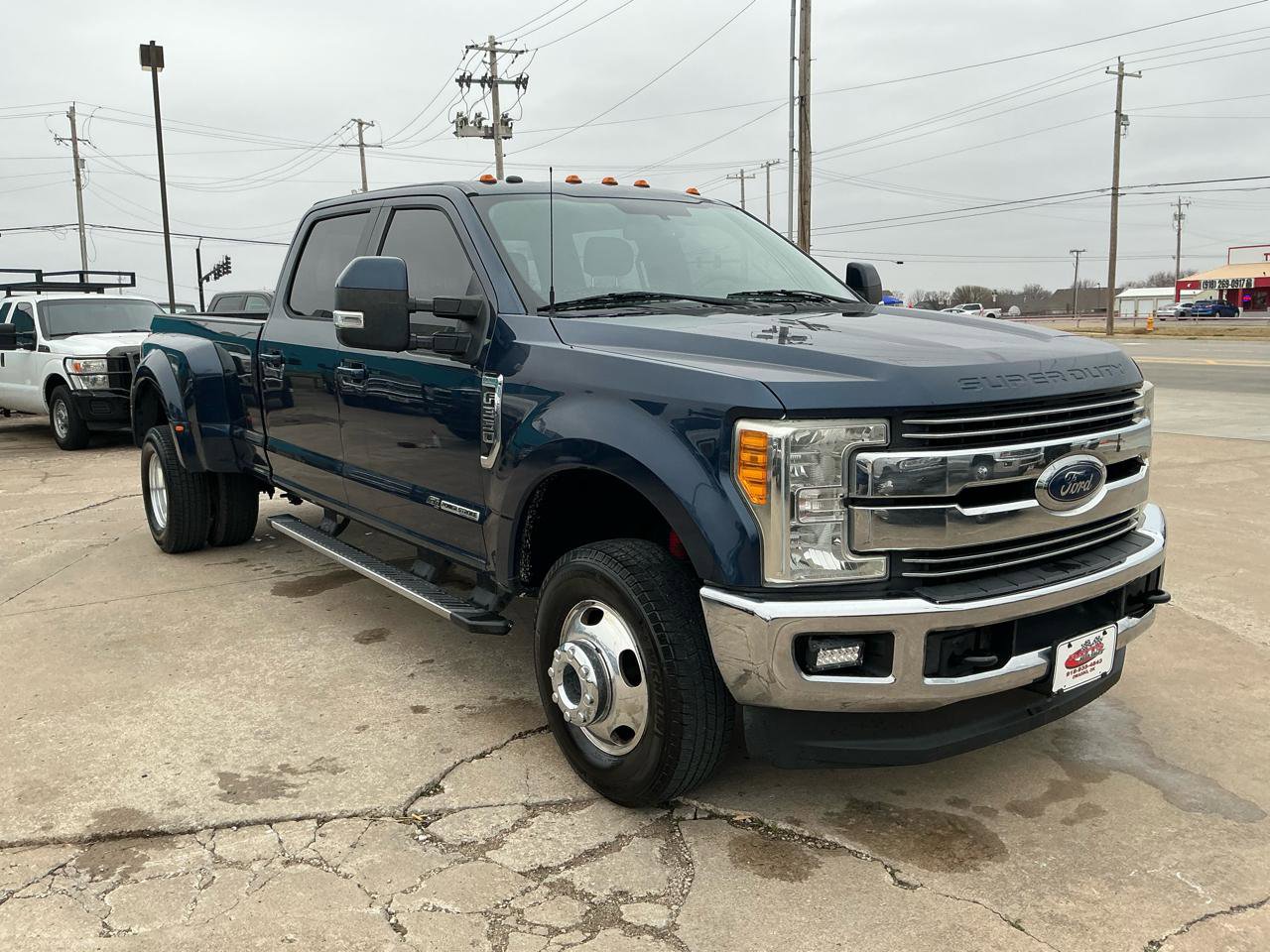 Used 2017 Ford F350 Lariat w/ FX4 Off-Road Package AWD/4WD image 4