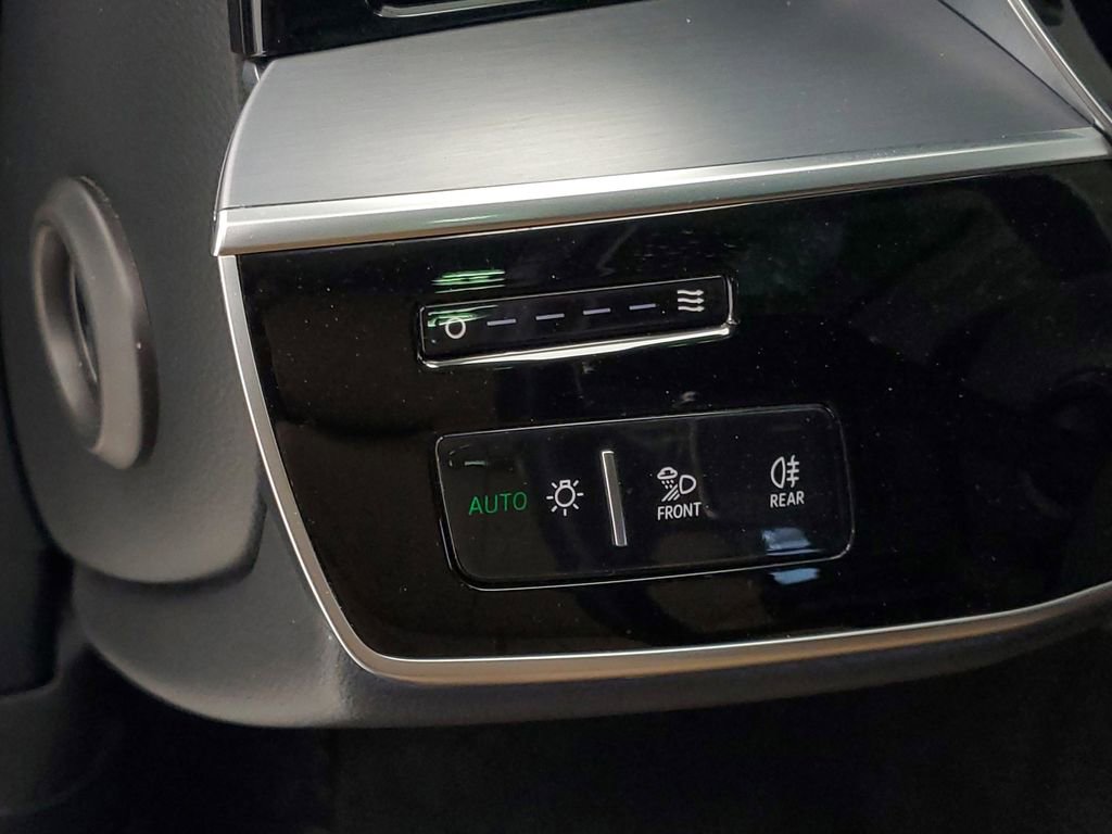 Used 2019 Audi A8 L 3.0T image 12