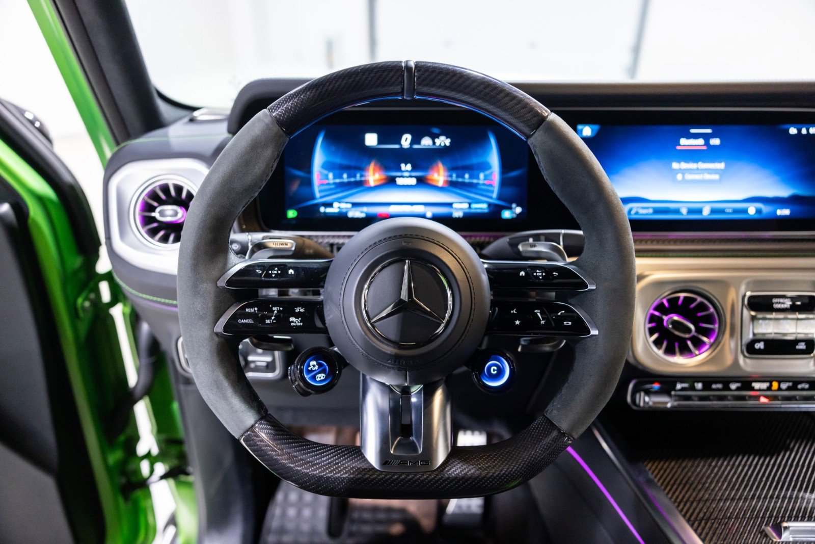 Used 2025 Mercedes-Benz G 63 AMG 4MATIC w/ AMG Carbon Fiber Package image 39