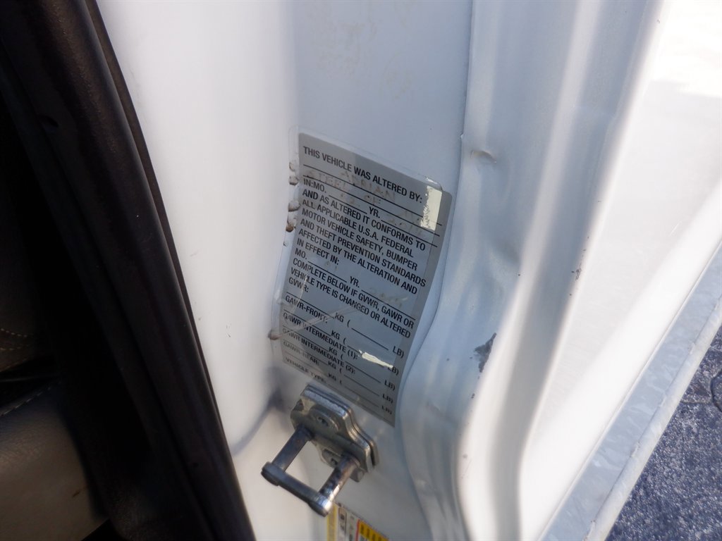 Used 2019 Chevrolet Express 2500 w/ Driver Convenience Package image 13