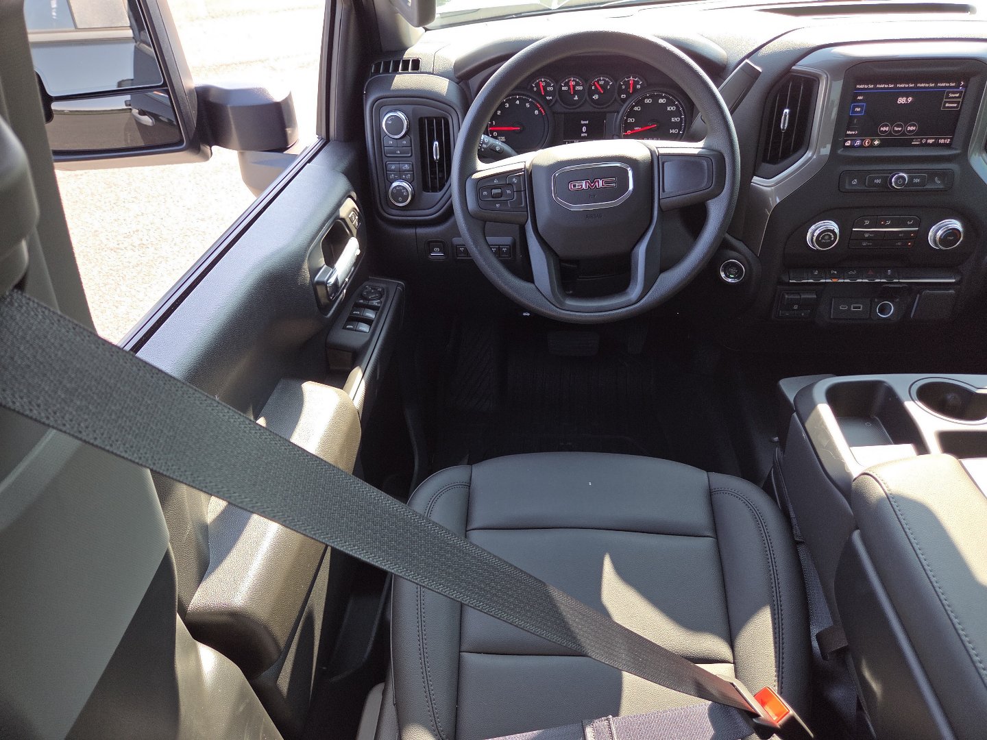 New 2026 GMC Sierra 2500 Pro w/ 1SA Pro Safety Plus Package AWD/4WD image 28