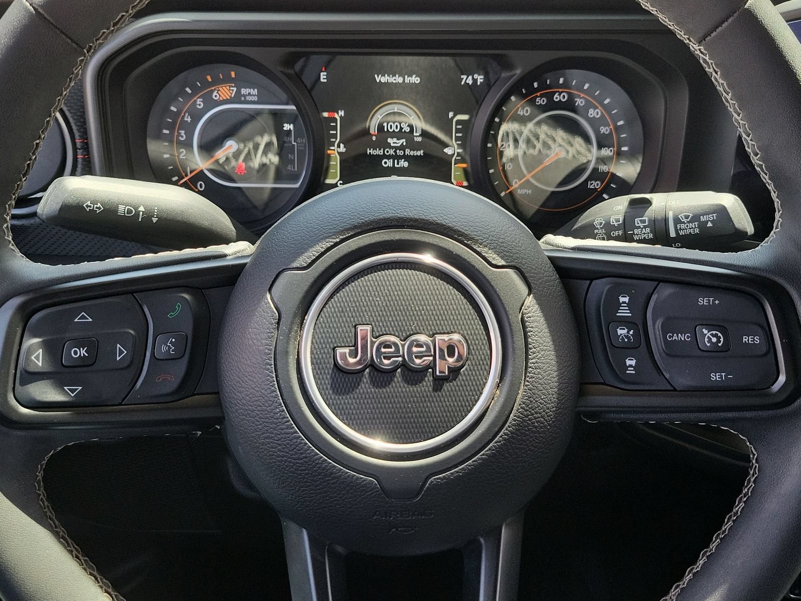 Used 2025 Jeep Wrangler Unlimited Rubicon AWD/4WD image 11