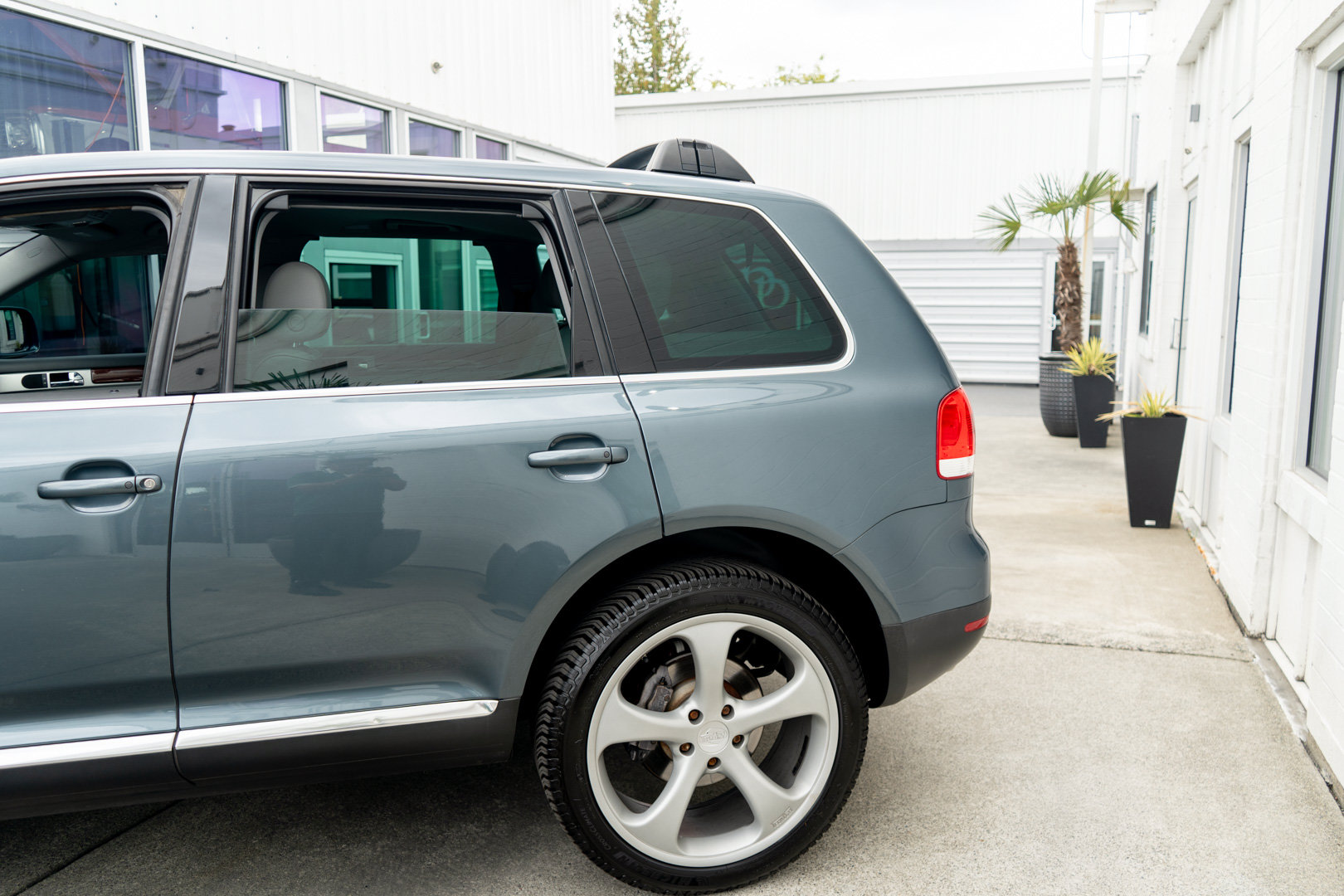 Used 2006 Volkswagen Touareg V10 TDI AWD/4WD image 5