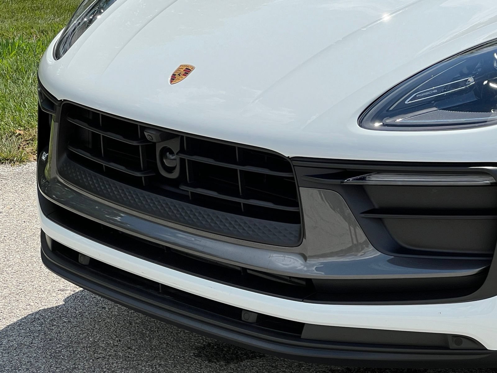 Certified 2026 Porsche Macan Turbo AWD/4WD image 13