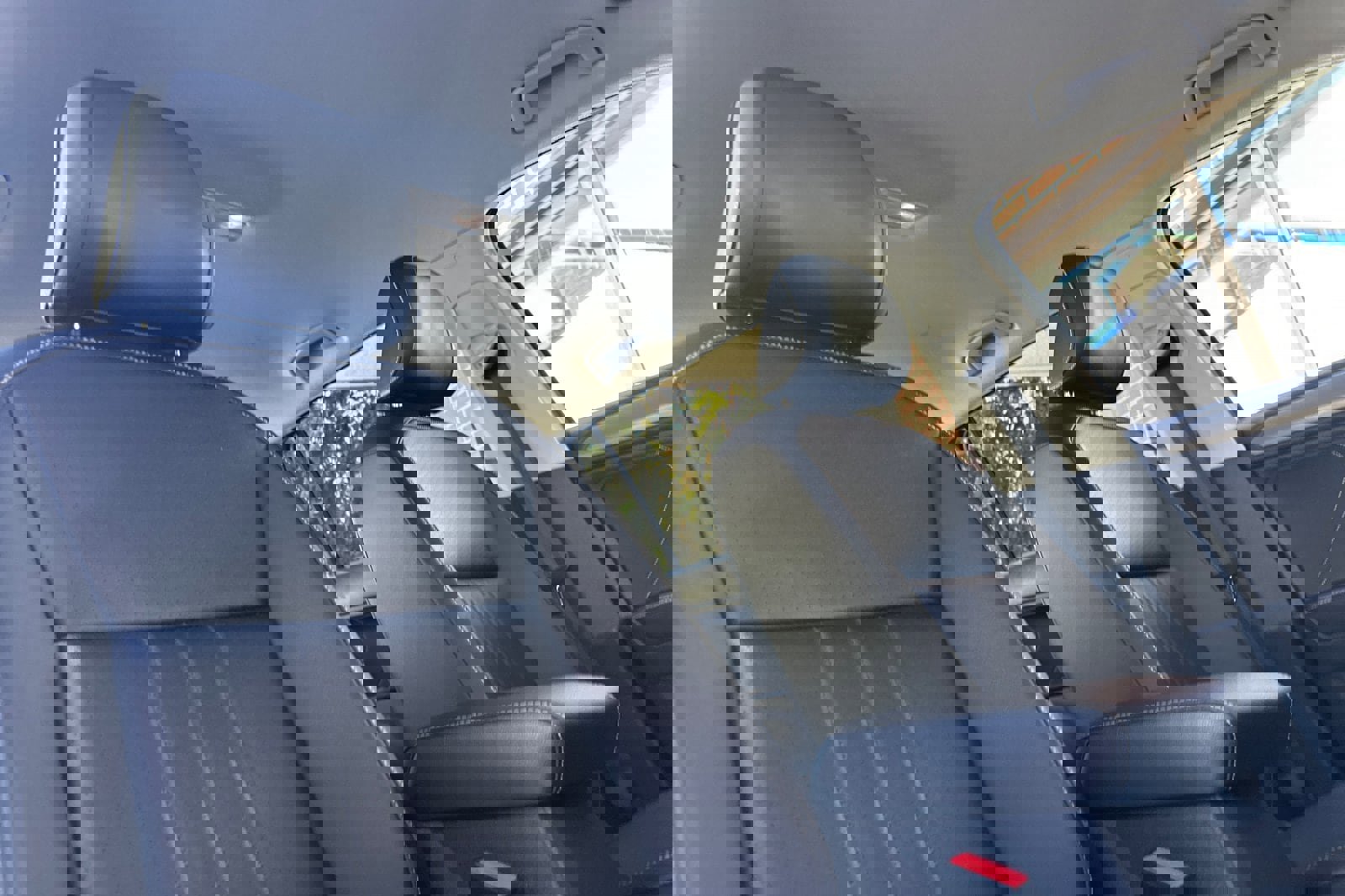 Used 2022 Volkswagen Tiguan SE image 14