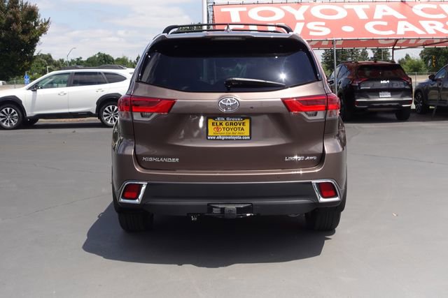 Certified 2019 Toyota Highlander Limited Platinum AWD/4WD image 10