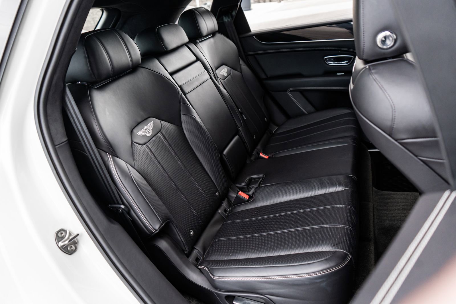 Used 2022 Bentley Bentayga image 39