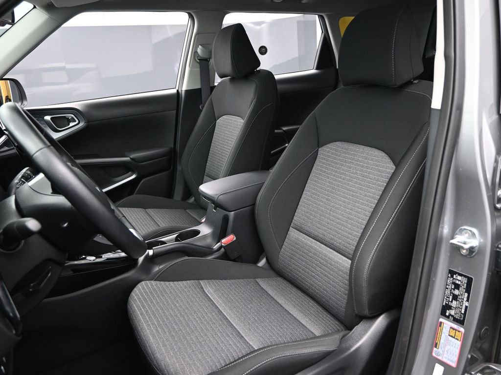 Used 2023 Kia Soul EX image 21