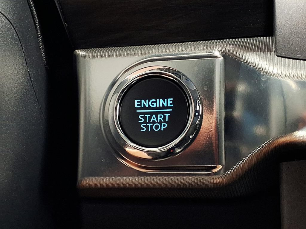 Used 2025 Ford F150 Lariat AWD/4WD image 17