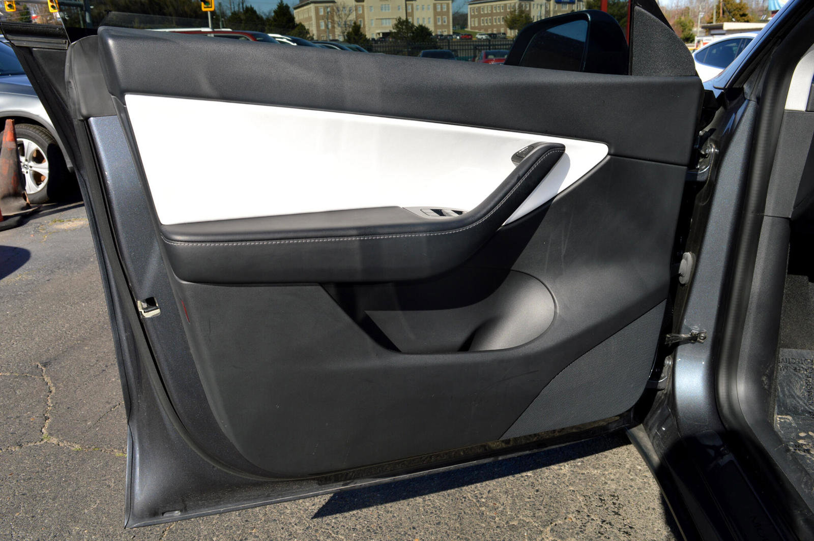 Used 2021 Tesla Model Y 2WD image 8