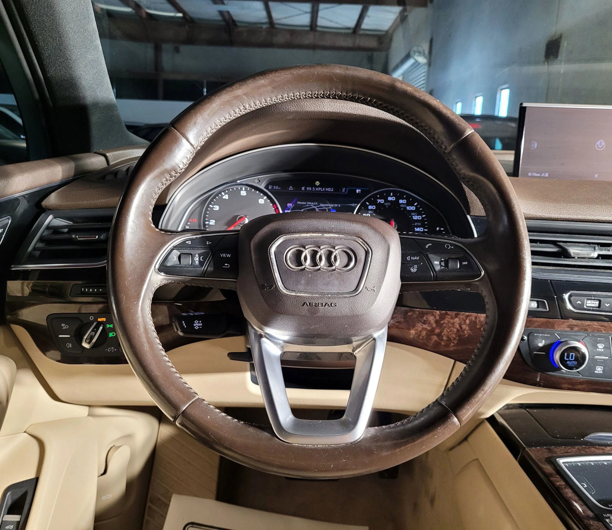 Used 2017 Audi Q7 3.0T Premium image 24