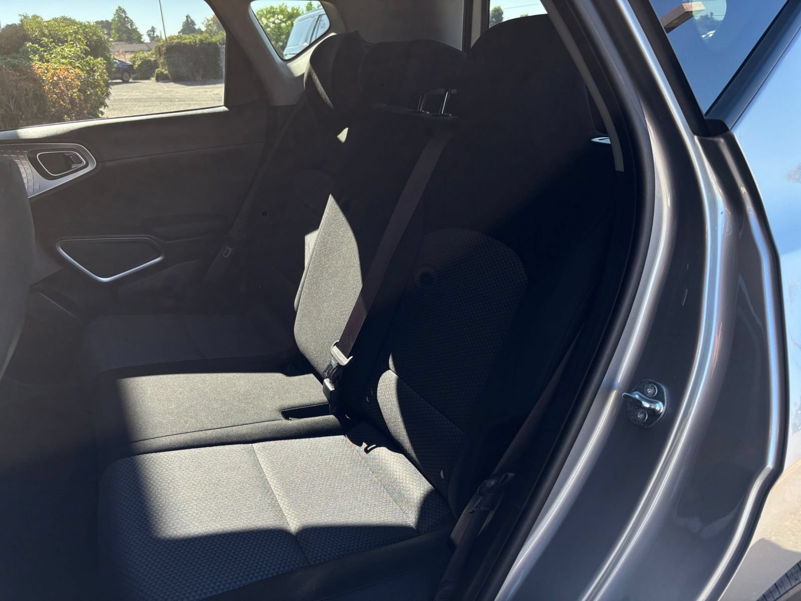 Used 2025 Kia Soul LX w/ LX Technology Package FWD image 35