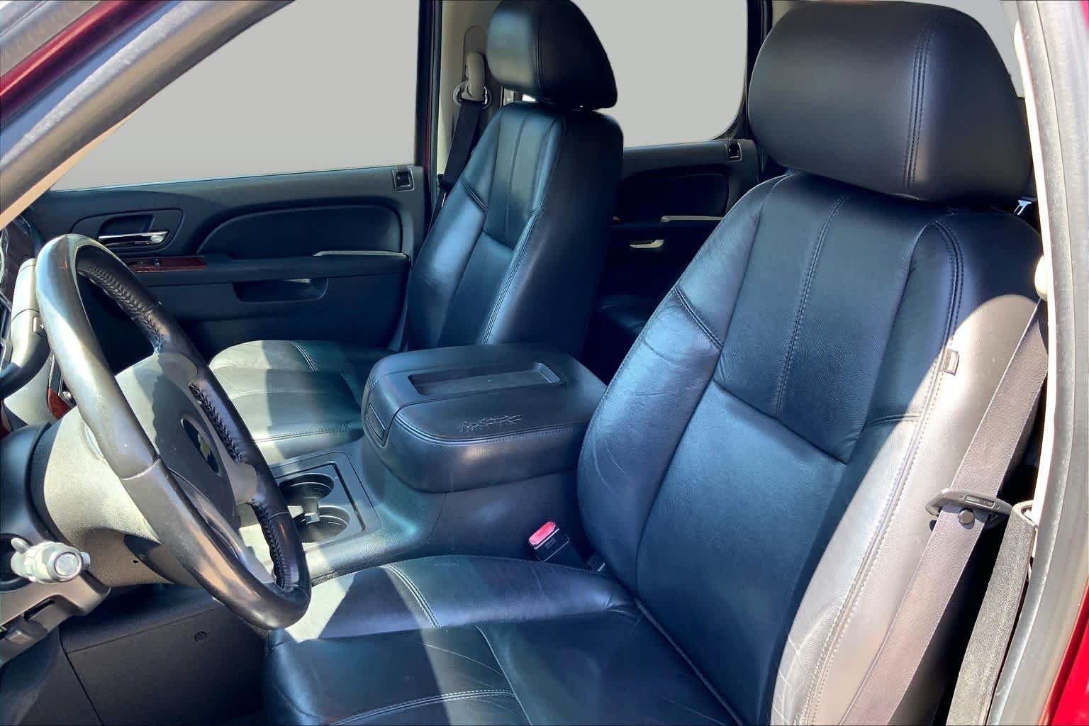 Used 2011 Chevrolet Tahoe LT w/ Texas Edition RWD image 7