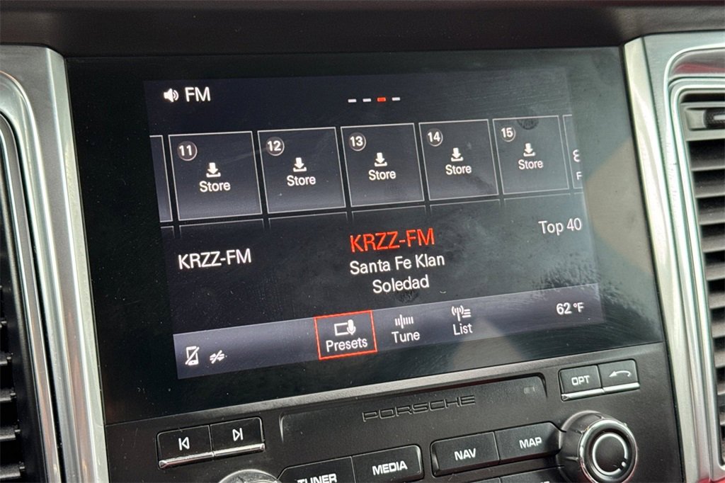 Used 2017 Porsche Macan Turbo image 16