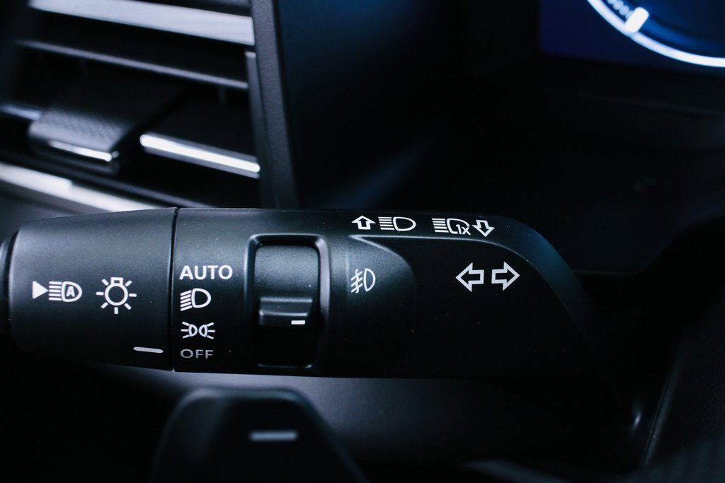 New 2025 Mitsubishi Outlander SE image 11