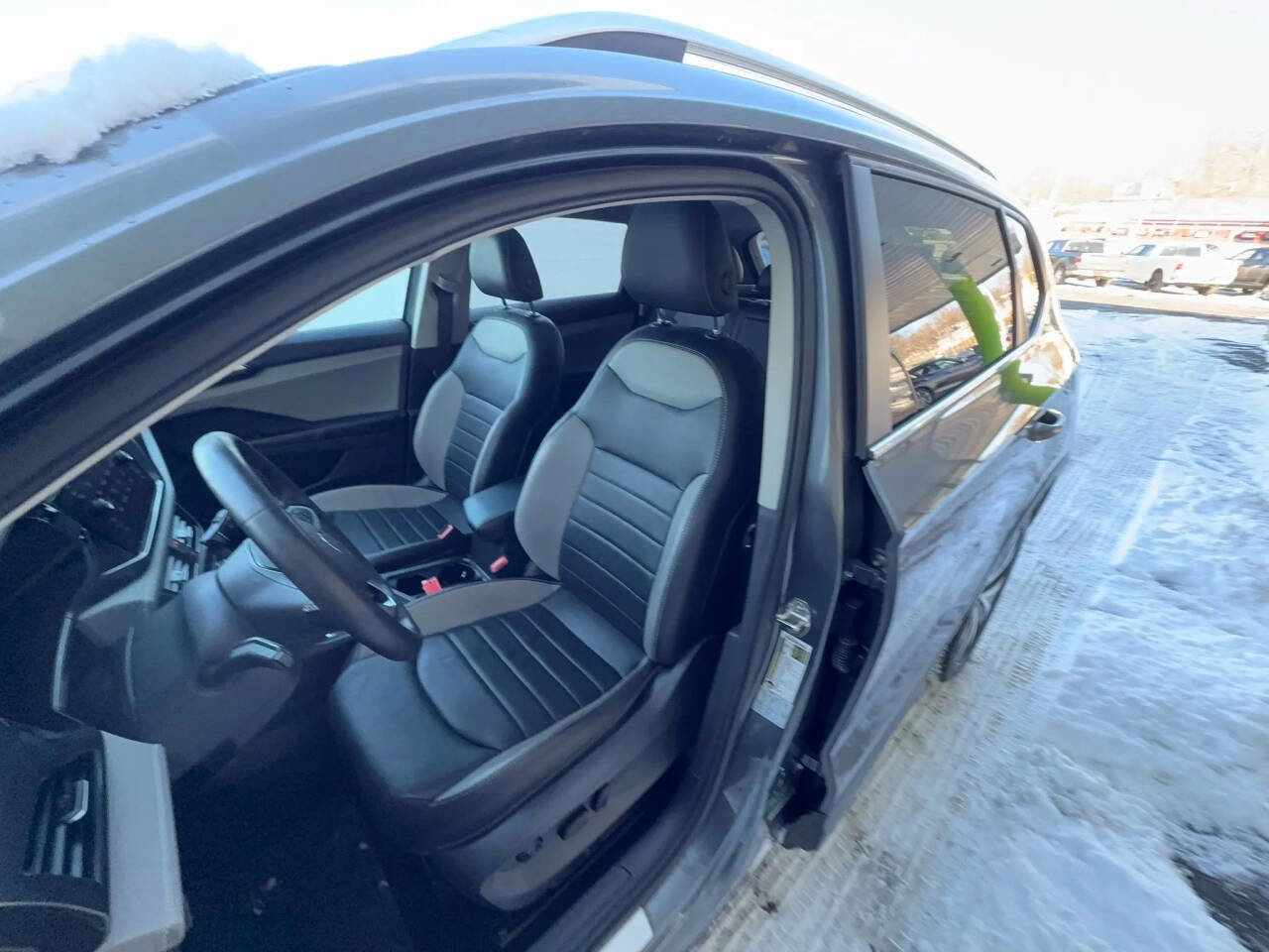 Used 2022 Volkswagen Taos SEL w/ Panoramic Sunroof Package AWD/4WD image 12