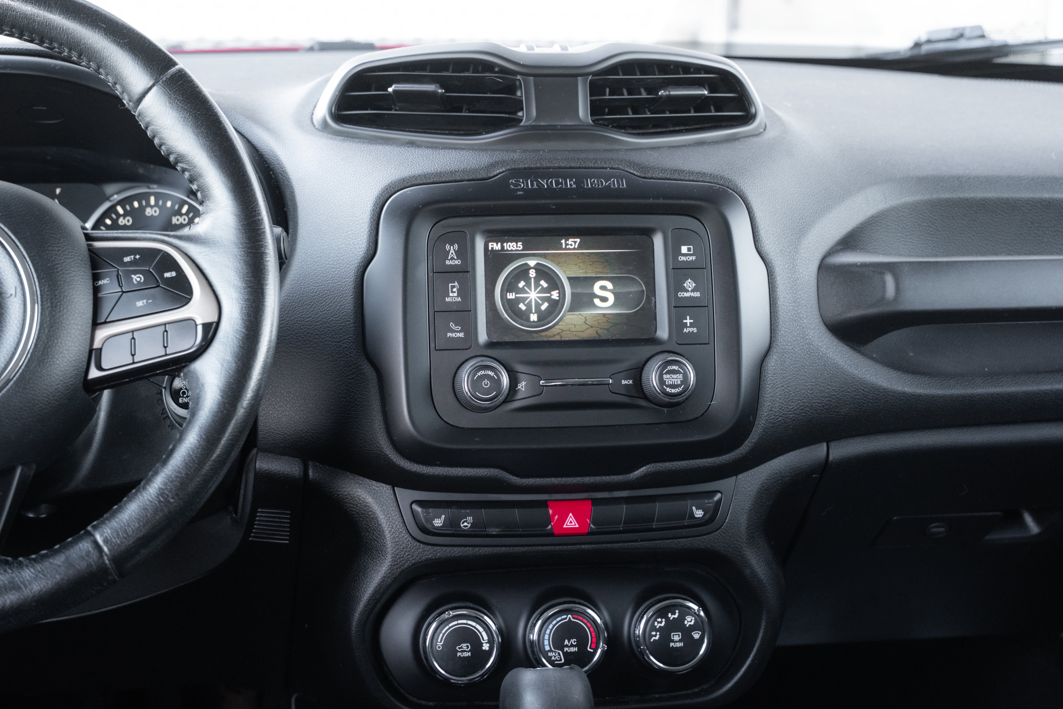 Used 2016 Jeep Renegade Latitude w/ Safety & Security Group image 12