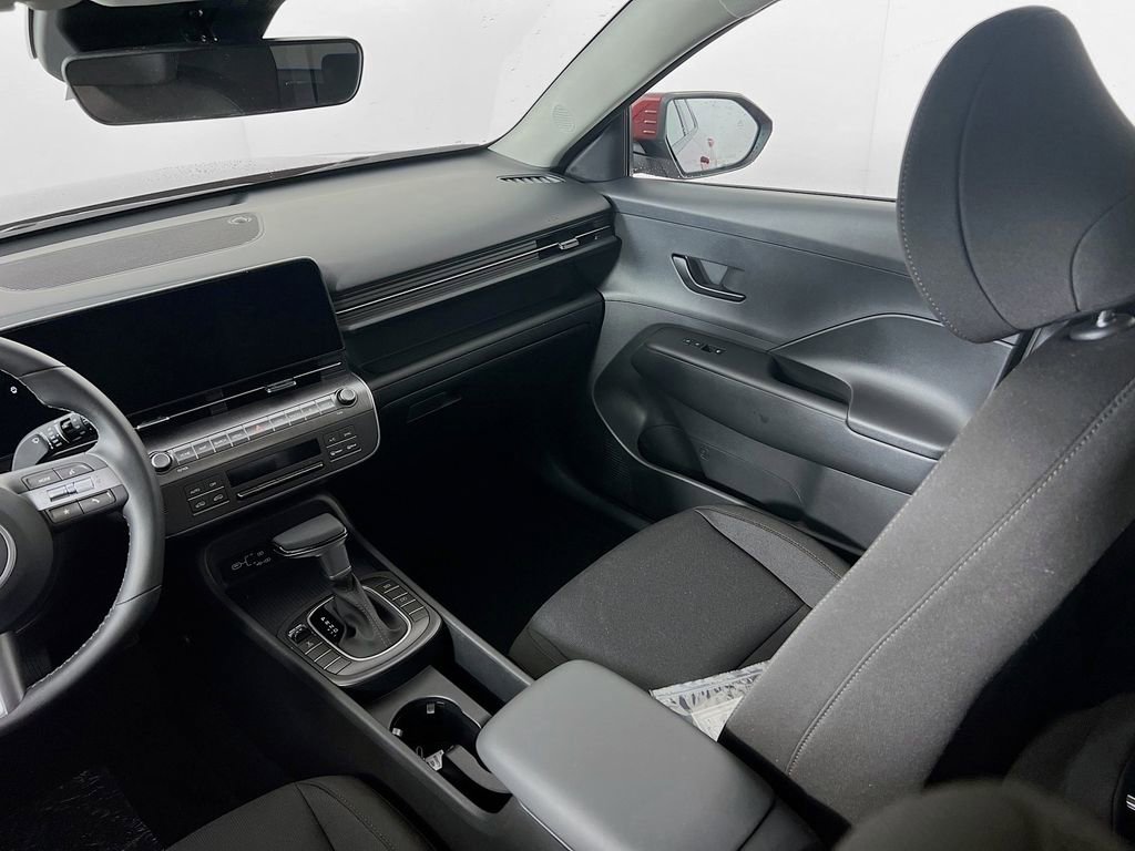 Certified 2025 Hyundai Kona SEL image 20