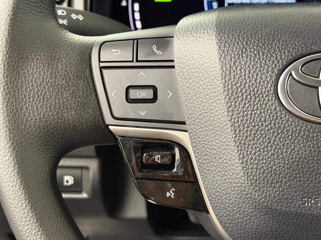 Used 2026 Toyota Camry LE FWD image 23