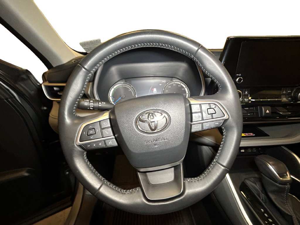 Certified 2026 Toyota Highlander XLE AWD/4WD image 12