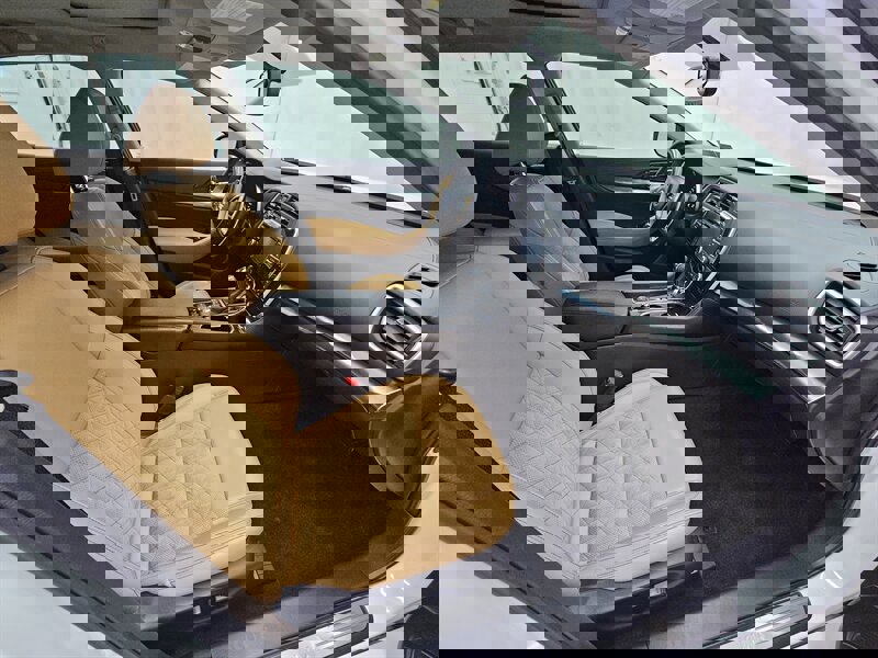 Used 2018 Nissan Maxima SR w/ Interior Lighting Package image 13