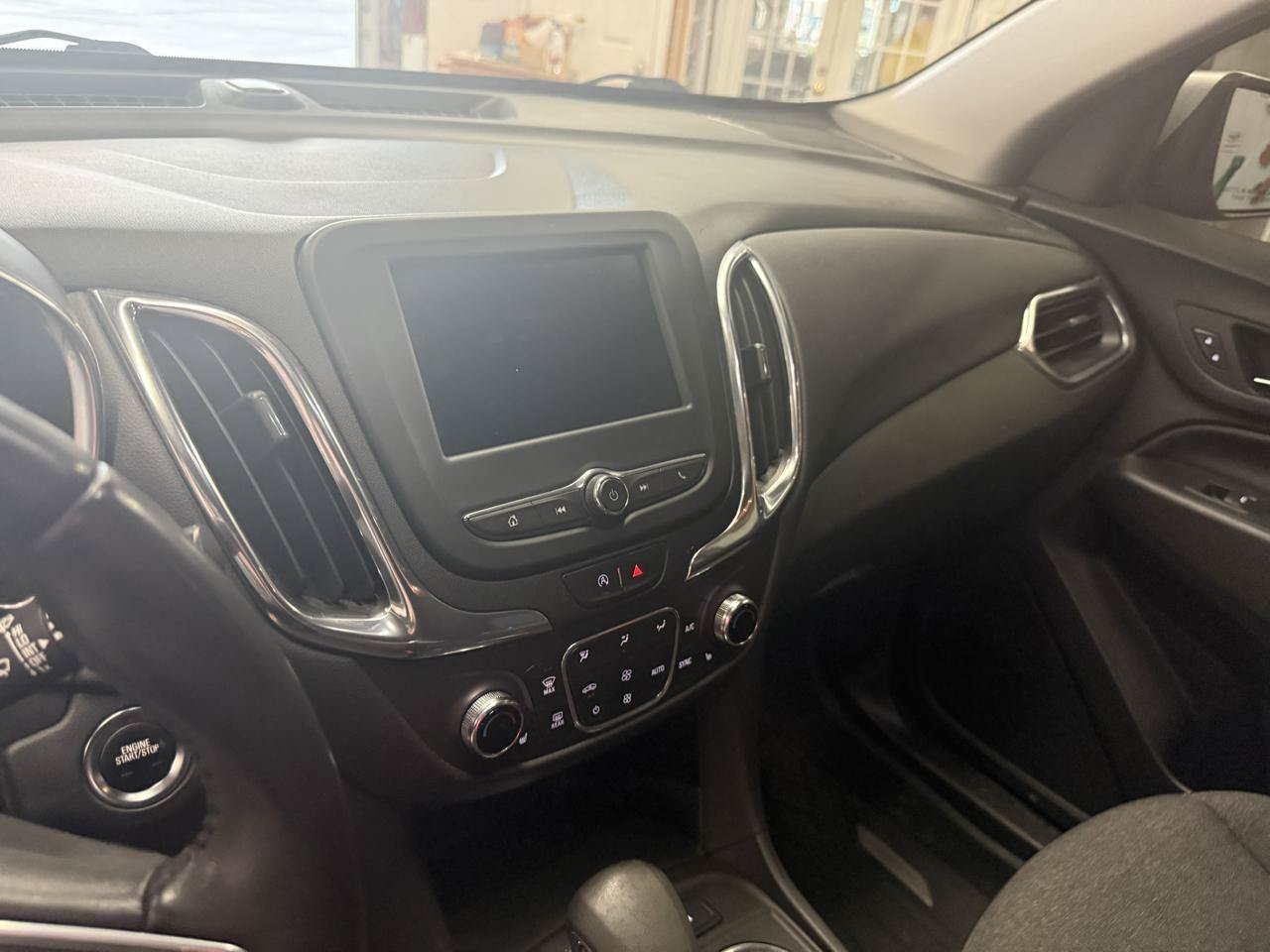 Used 2022 Chevrolet Equinox LT FWD image 15